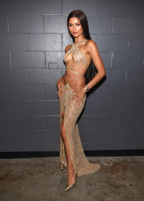 Thumbnail Mind__High: Zendaya Coleman's Charm - Gentlemanboners Feature