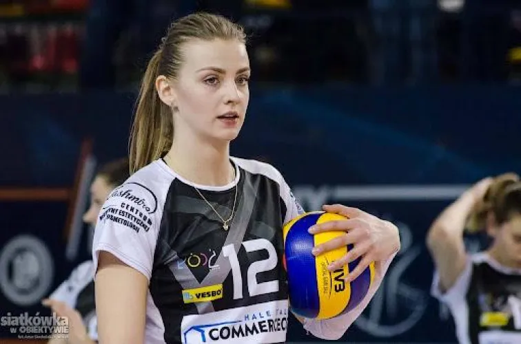 Thumbnail Explore the World of Volleyball with Monika Bociek