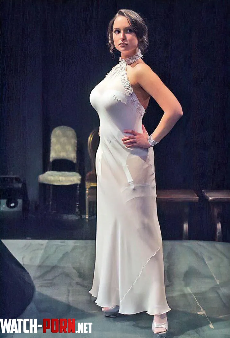 Milana Vayntrub  by L_MO88