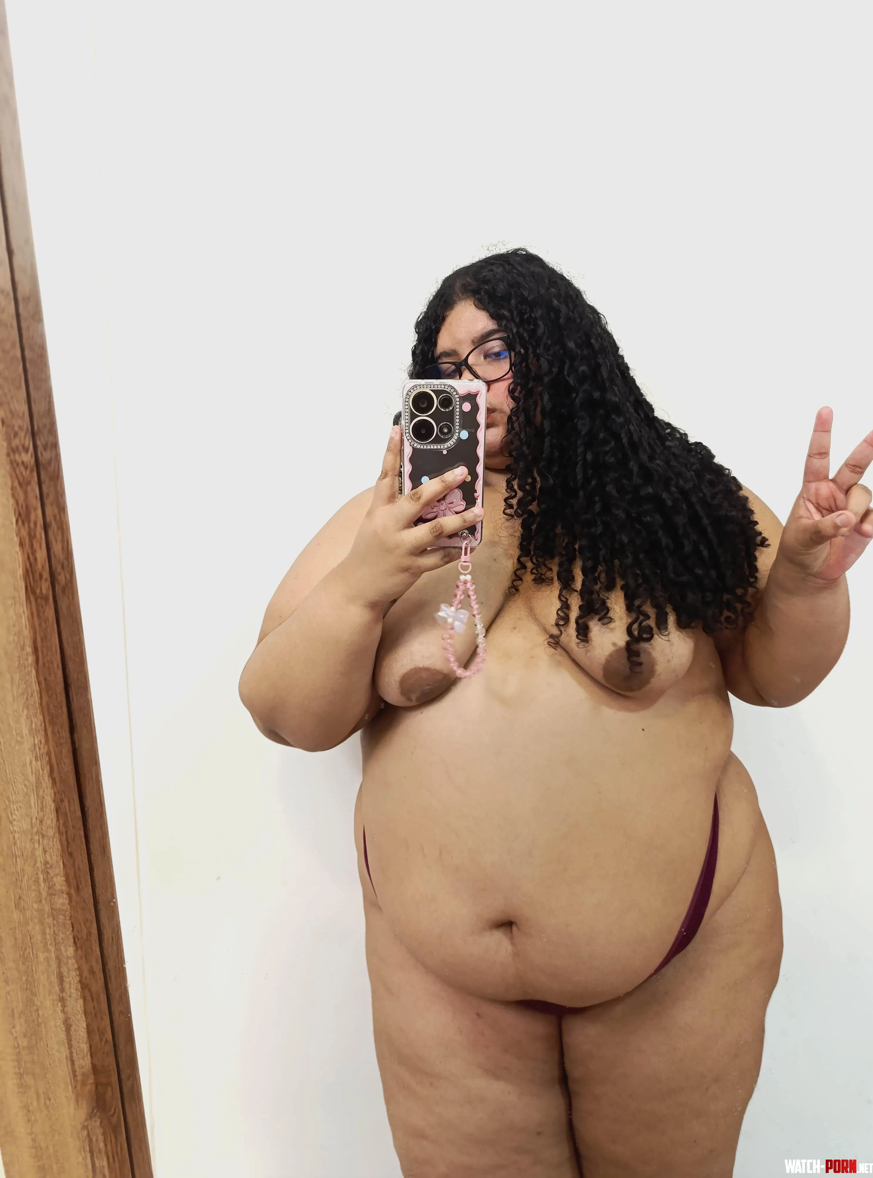 im not that comfortable with my body would you even jerk off to it by HaileyWhirl