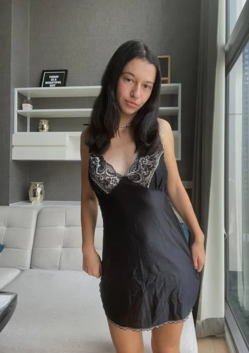 Thumbnail Solid_Tradition833's First Date Dilemma: Unveiling in Tightdresses