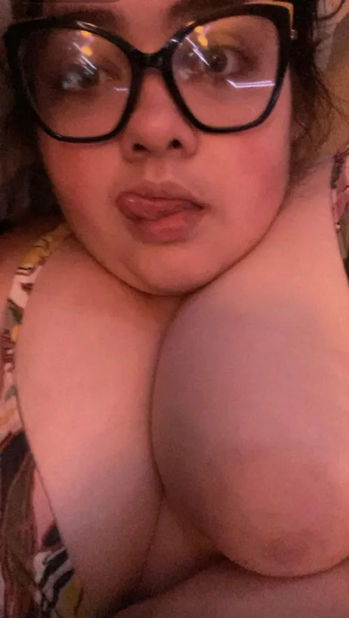 Thumbnail Basking in Admiration: dandelioncollective Blushes for Yall | BBW