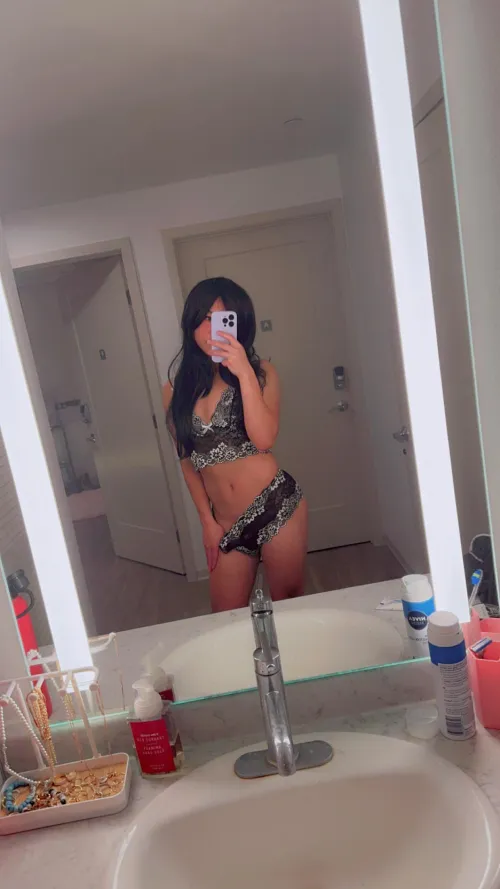 Thumbnail Winter-Escape-9188 Reveals Petite Pretty Body for Asiansissification Fans