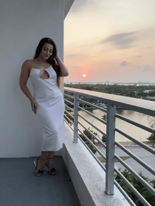 Thumbnail Iconic Star: Discover More about Dani Daniels