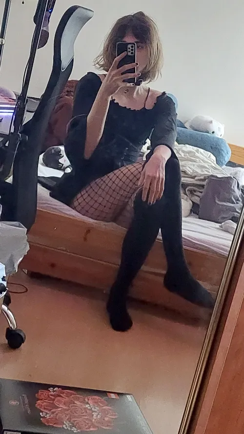 Thumbnail Goth chick mode by PolishMyBanana
