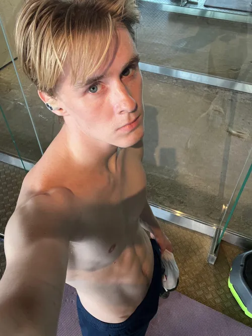Thumbnail At the gym  by norwaytwunk