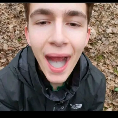 Thumbnail Just received my first Cumshot  by Femboy_Stella