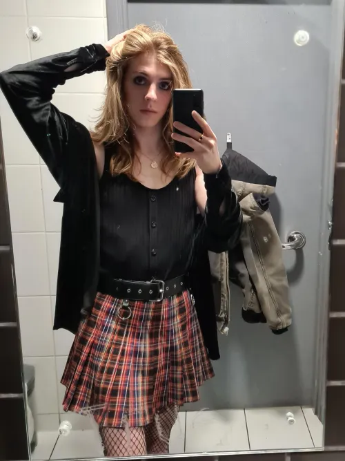 Thumbnail Held up the line for the ladies trying to get the perfect pic of my Nosferatu fit  by alexinsubspace11