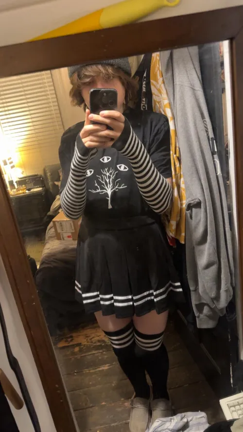 Thumbnail first outfit 3 by Asrob1001