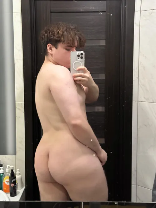 Thumbnail 19 bro check out my cake  should i post more  by hiitselio
