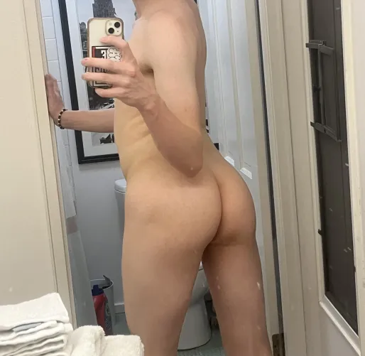 Thumbnail fresh 18 yr old out of the shower by E_homme