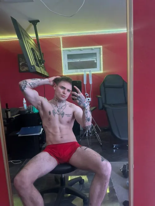 Thumbnail only upvote if you would hop on it raw by raezif_clen