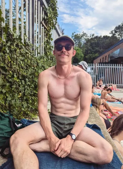 Thumbnail This is not now This was 5 months ago Im cold and wet now I miss summer  by Stew-bag191
