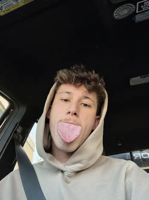 Thumbnail Seller with not just big tongue26 by Dizzy-Being-8550