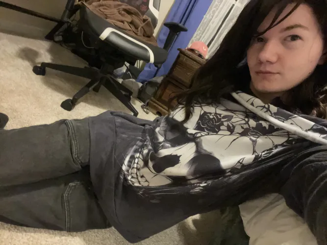 Thumbnail Havent posted in a while Hiya  by Lezzh