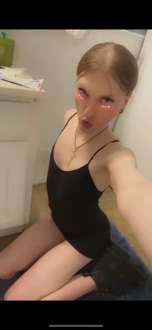 Thumbnail Heyy  by BrattyBabyy456