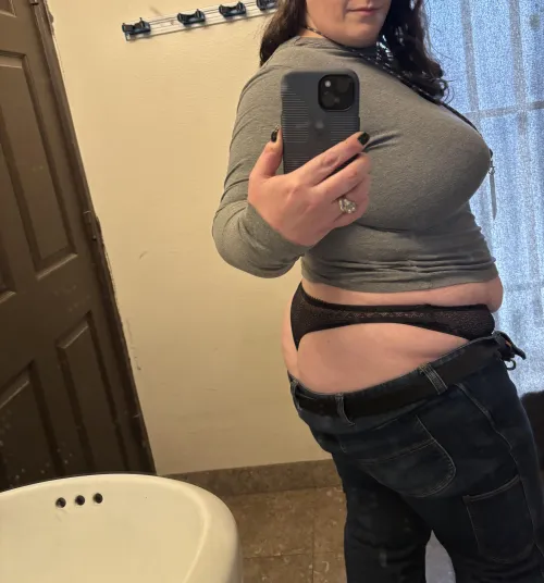 Thumbnail Confessions of a Workday Show-Off: A BBW's Tale by bbwjewishprincess