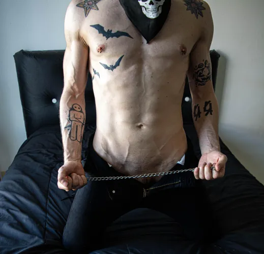 Thumbnail COULD I FIND A REAL SUB WHO WORSHIP ME HERE by Roderick44
