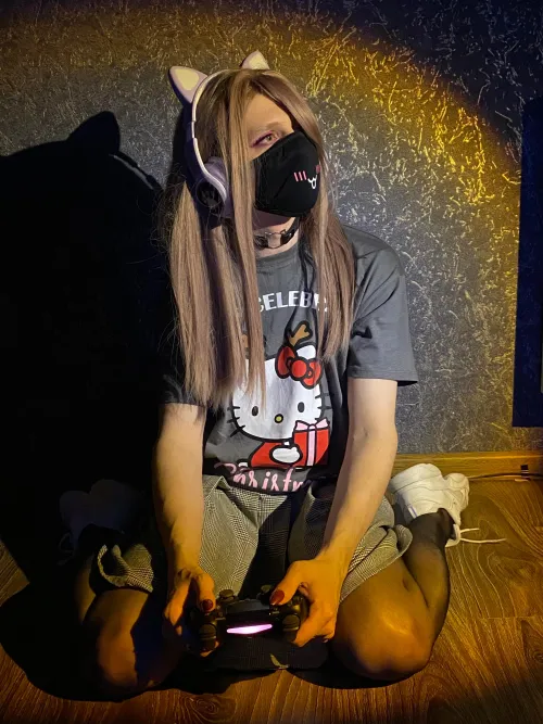Thumbnail Hi Im newbie here  by PurrfectSwitch