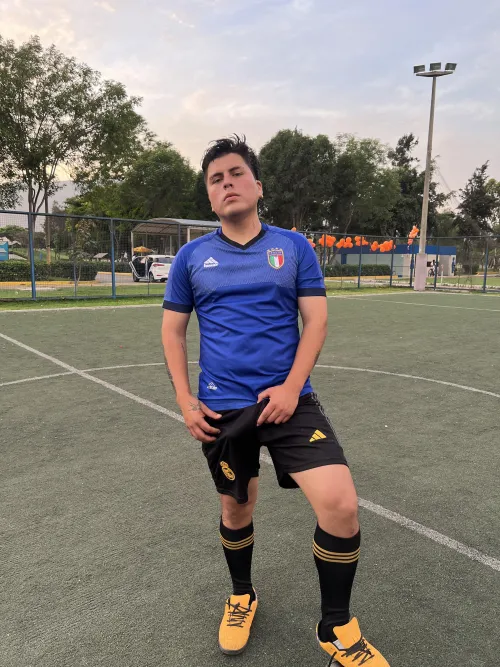 Thumbnail Big thick bulge are delicious come and try this sweaty soccer players haha by joanmanly
