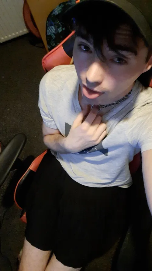 Thumbnail Just chillin in a skirt  by Jordz_19
