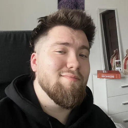 Thumbnail Big nerd big gaymer Would like a chat hmu gtD by Haunting-Cause7805