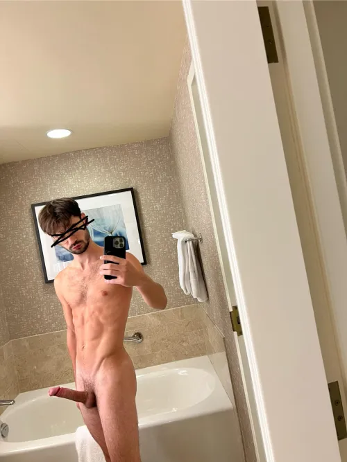 Thumbnail Nonchalant selfie  by CommonAd2939