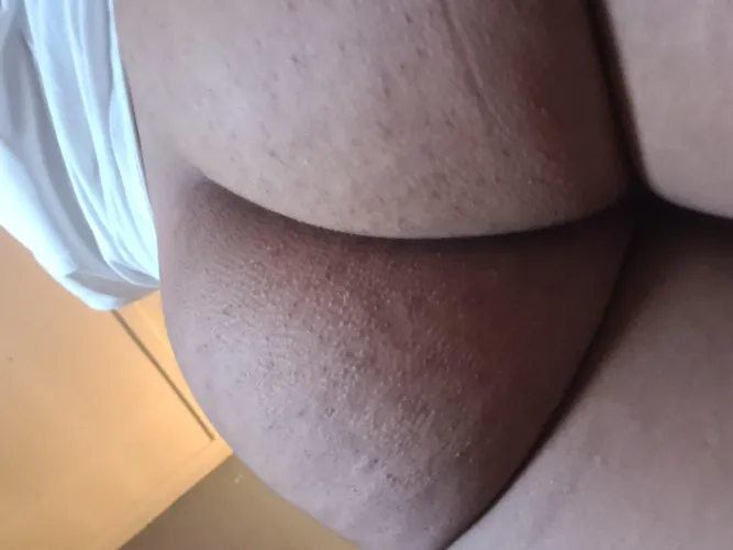 Thumbnail Do I have a cute butt by Aromatic_Soup8569