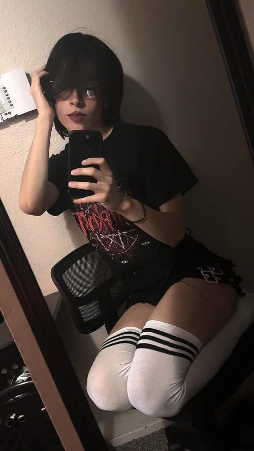 Thumbnail are my thighs thick enough by deathnoteforcutie