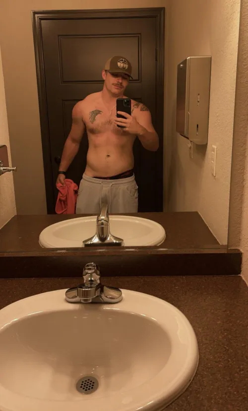 Thumbnail Need a gym partner by Flane84