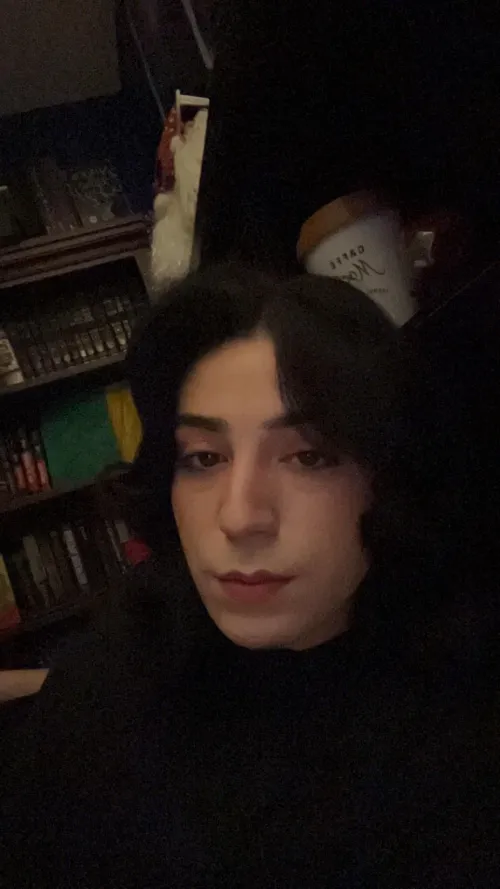 Thumbnail Just lounging about  by PsychologicalBelt794