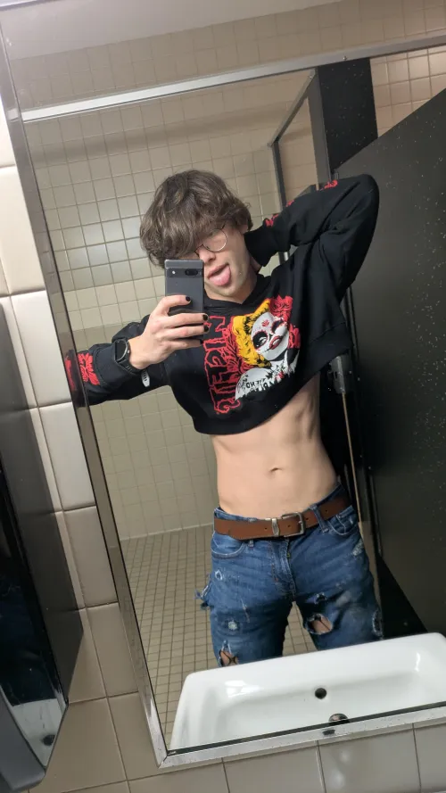 Thumbnail Outfit from school yesterday love my new crop top 3 by HovercraftBest8031