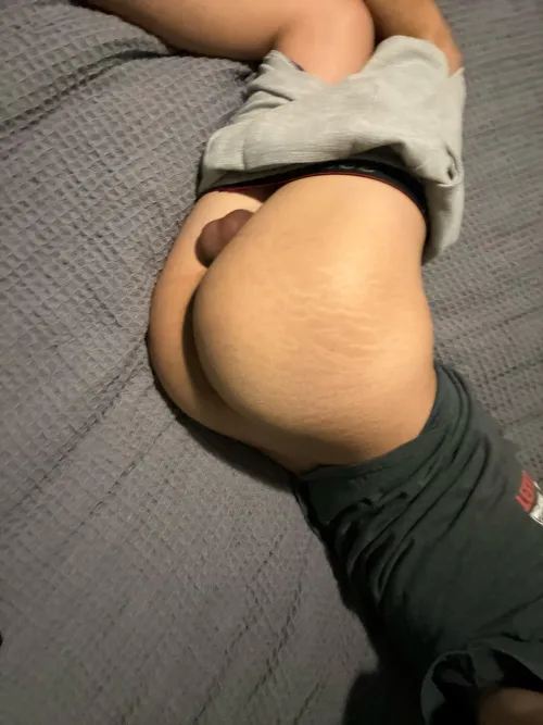 Thumbnail Do you like the balls poking out by Chudai_Feet