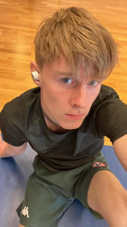 Thumbnail At the gym  by norwaytwunk