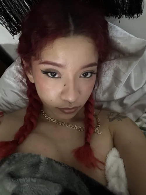 Thumbnail literallyme5S Invokes Naked Cuddle Pleasures in pigtails