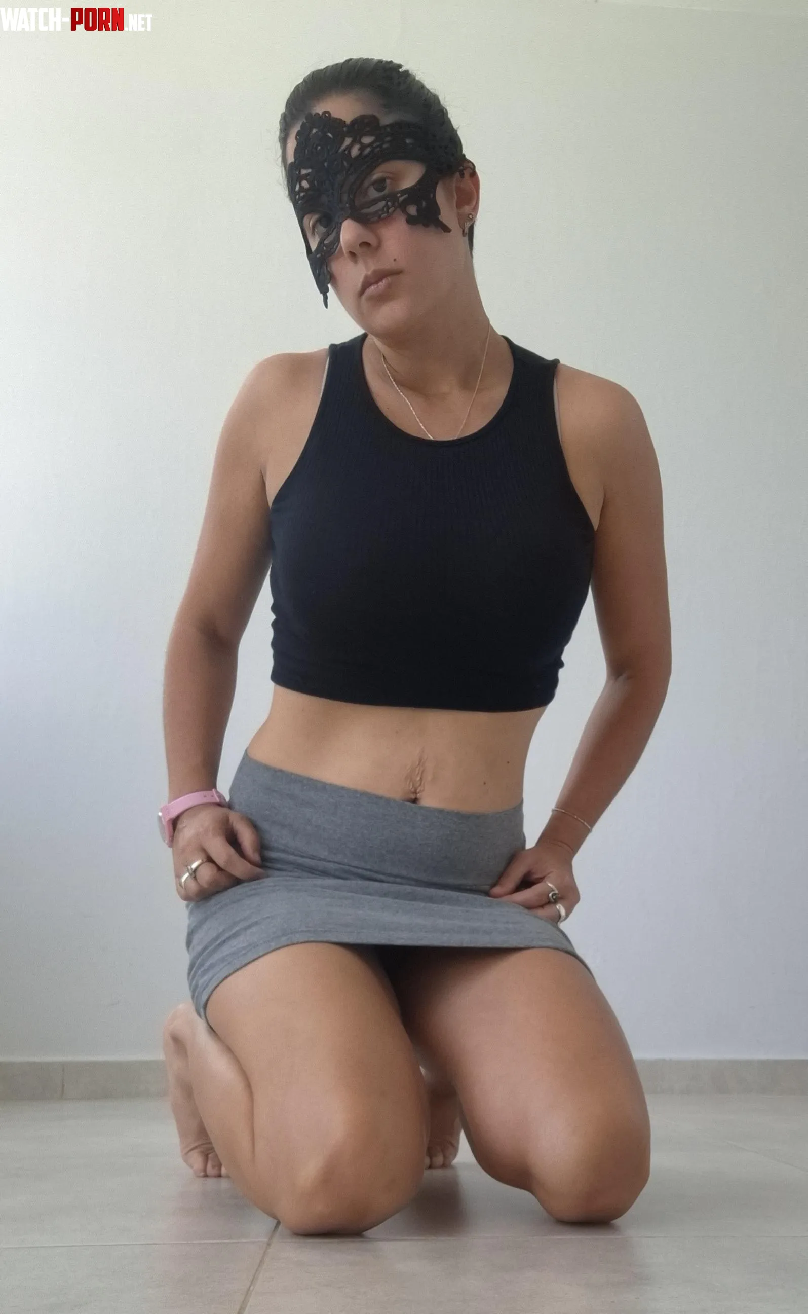 I love my crop top it makes me look sexy  by liapink10