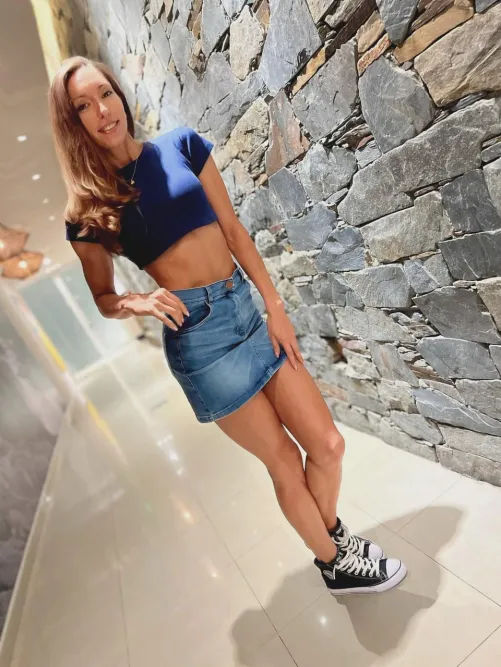 Thumbnail Ageless Beauty: Shy_Sofiaa's Croptopgirls Tale
