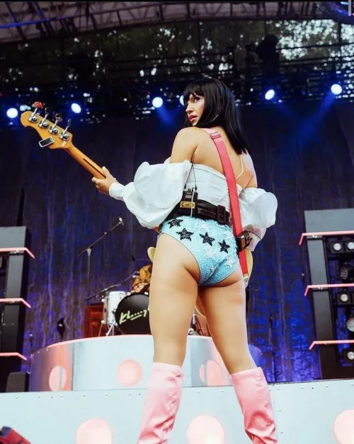 Thumbnail Laura Lee from Khruangbin's Star Power | Adventurous_Proof707 | CelebrityButts