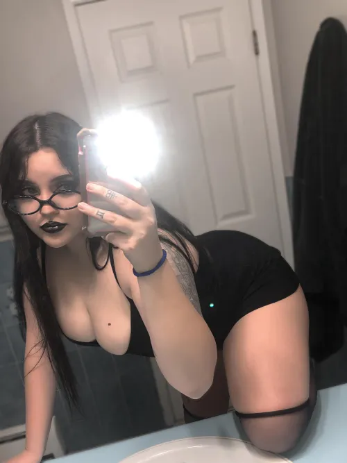 Thumbnail Exploring Body Perception in 'What do you think of my body type' by Individual_Air_7064 | bigtiddygothgf