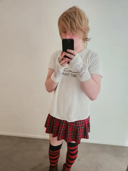 Thumbnail First post in lil bit hii gtlt by FemBoyNZ