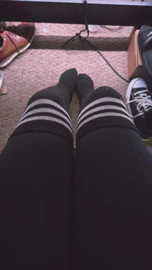 Thumbnail Love the way leggings feel by Scary-Air-6086