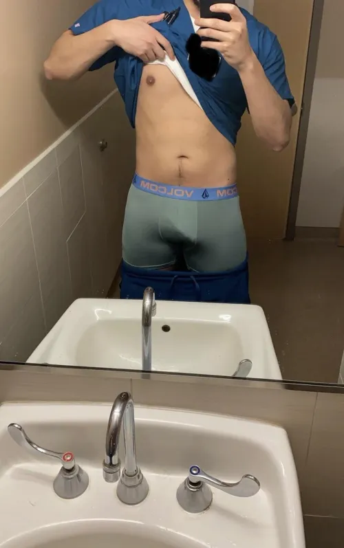 Thumbnail Professional Appeal: 22 Bi Hospital Work Bulge by simons_hard