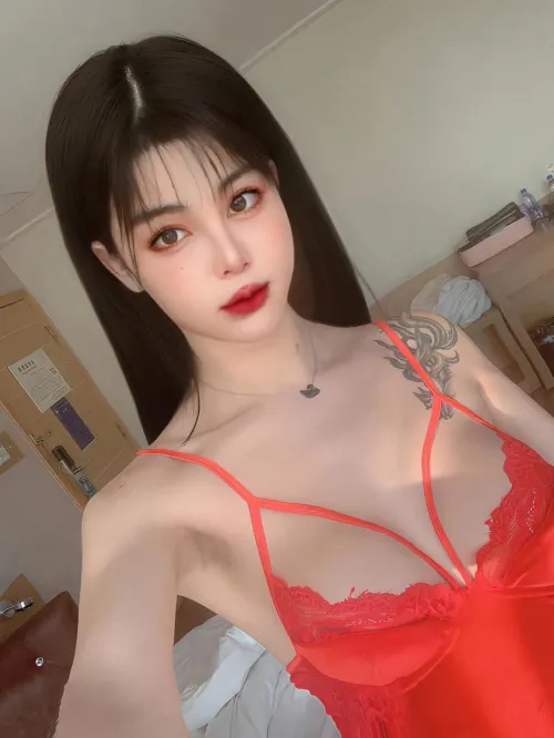 Thumbnail If youre a straight dude into tranny fantasies throw a heart down below by ShirlyTsTs