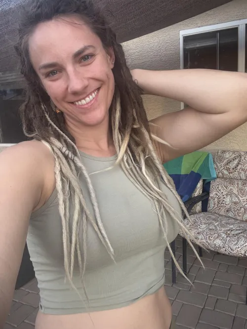 Thumbnail Top Favorites Shared by siennajuneofficial in Croptopgirls