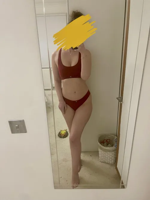 Thumbnail Comfy Sporty Sets and Playful Dogs: Welovevibez's Experience in Lingerie