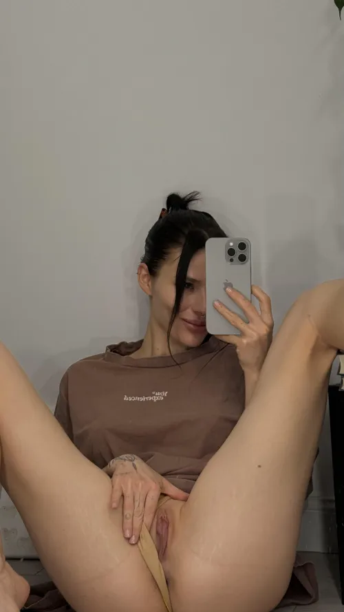 Thumbnail Selfie of the Day: Nude Selfie by sunny_siren