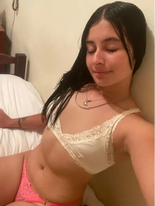 Thumbnail Being 18 and Still a Virgin - a Story by itsmukkk