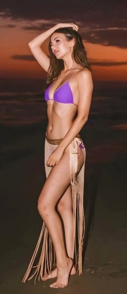 Thumbnail Victoria Justice: Delve into CelebsGW Royalty with captain_manson