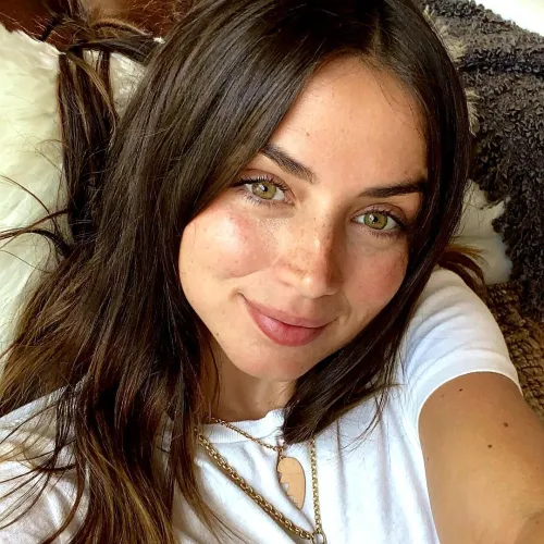 Thumbnail Ana De Armas: A Radiant Figure Presented by Environmental_Log418 in PrettyGirls Category