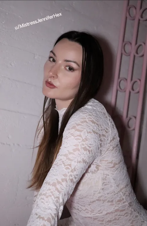 Thumbnail MistressJenniferHex's Brunette Beauty - Melting Hearts with Every Gaze